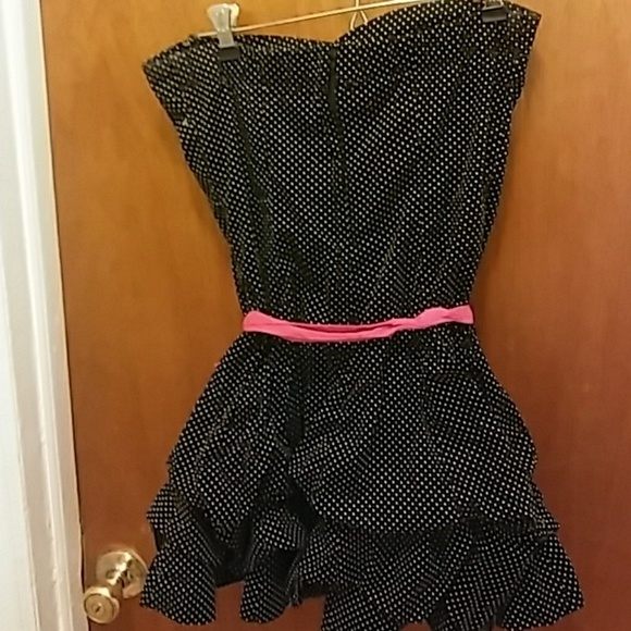 🖤❤️🖤Strapless Polka Dot Dress with Pink Bow🖤❣️ - Picture 4 of 5